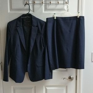 Navy blue Banana Republic wool blazer size 16
